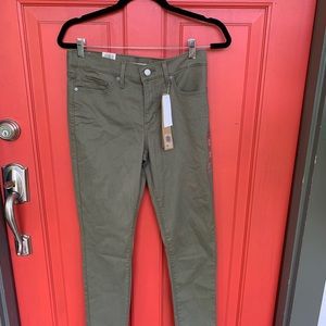 Levi’s shaping skinny 311 jeans size 28